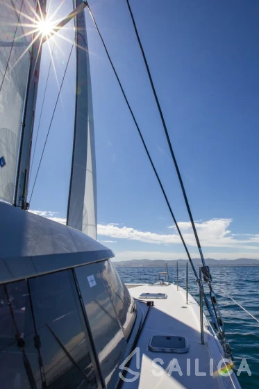 Nautitech 40 open NEW - 4 + 2 cab. - Yacht Charter Sailica