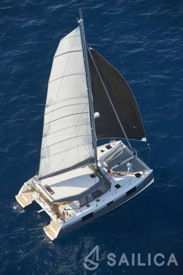 Nautitech 40 open NEW - 4 + 2 cab. - Yacht Charter Sailica