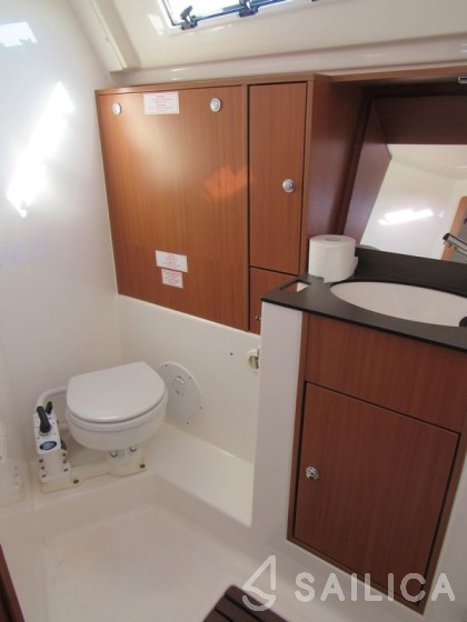 Bavaria 40 Cruiser - Yacht Charter Sailica