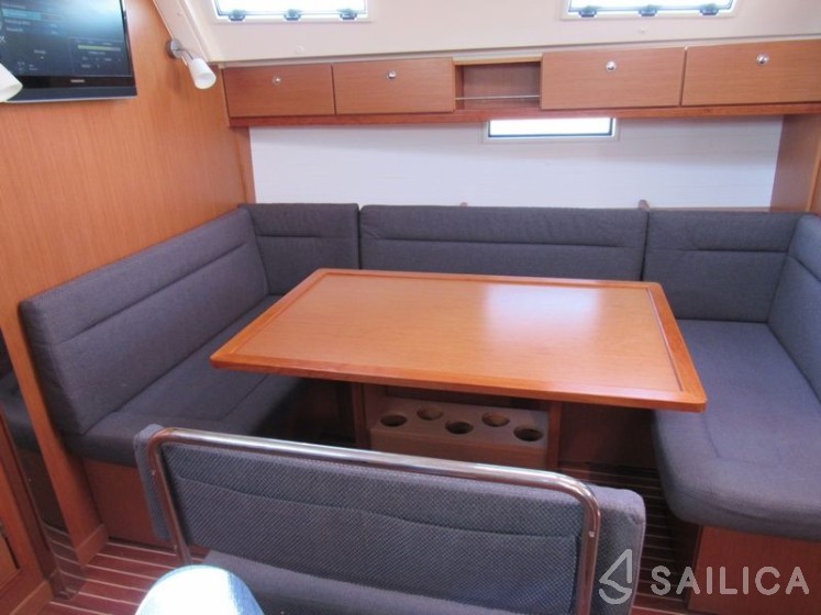 Bavaria 40 Cruiser - Yacht Charter Sailica