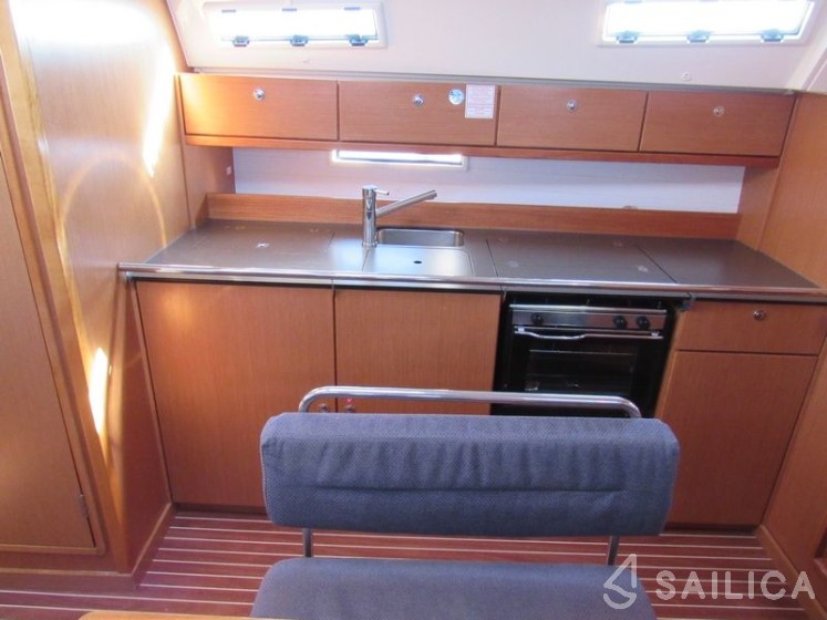 Bavaria 40 Cruiser - Yacht Charter Sailica