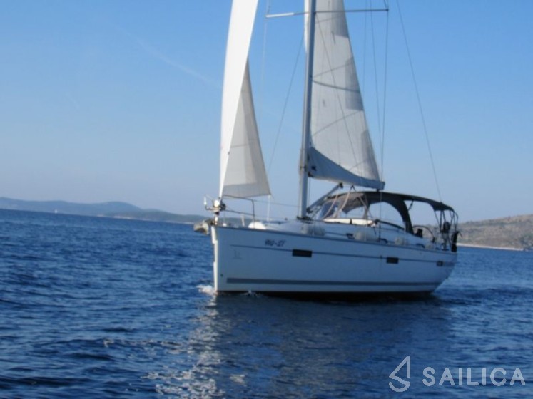 Bavaria 40 Cruiser - Yacht Charter Sailica