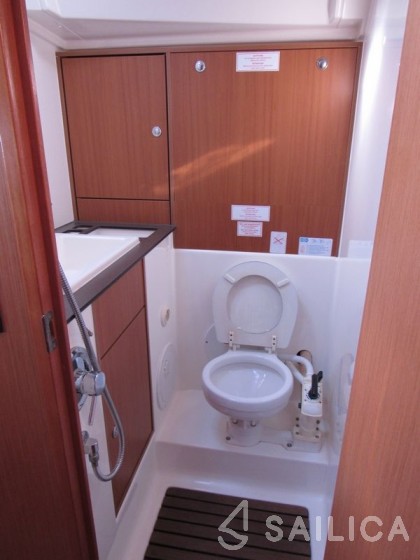 Bavaria 40 Cruiser - Yacht Charter Sailica