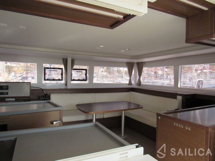 Lagoon 450 S - 4 + 2 cab. - Yacht Charter Sailica