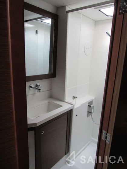 Lagoon 450 S - 4 + 2 cab. - Yacht Charter Sailica
