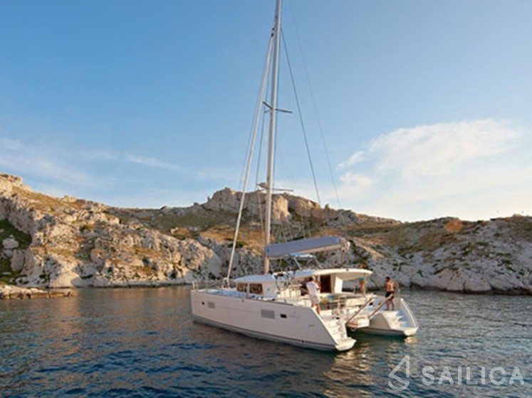 Lagoon 400 S2 - Yacht Charter Sailica