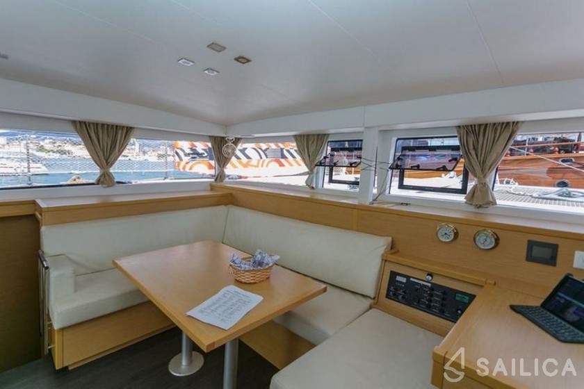 Lagoon 400 S2 - Yacht Charter Sailica