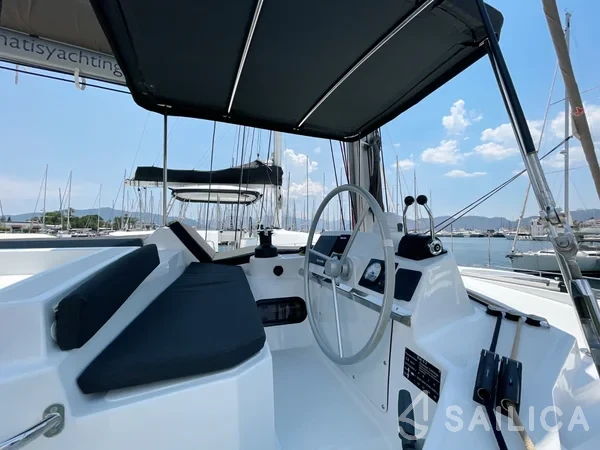 Bali 4.2 - Yacht Charter Sailica
