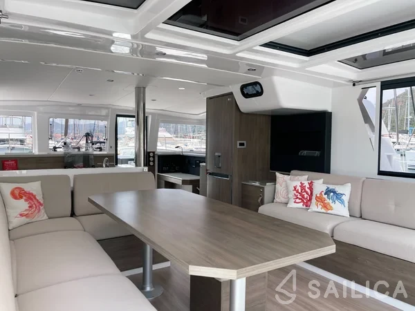 Bali 4.2 - Yacht Charter Sailica