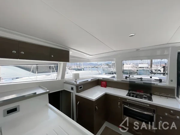 Bali 4.2 - Yacht Charter Sailica