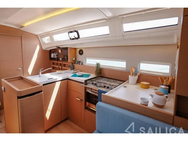 Sun Odyssey 410 - Yacht Charter Sailica