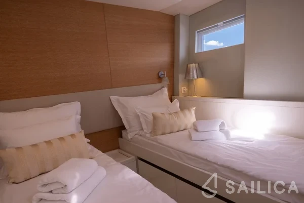 Prestige 590 Fly - Yacht Charter Sailica