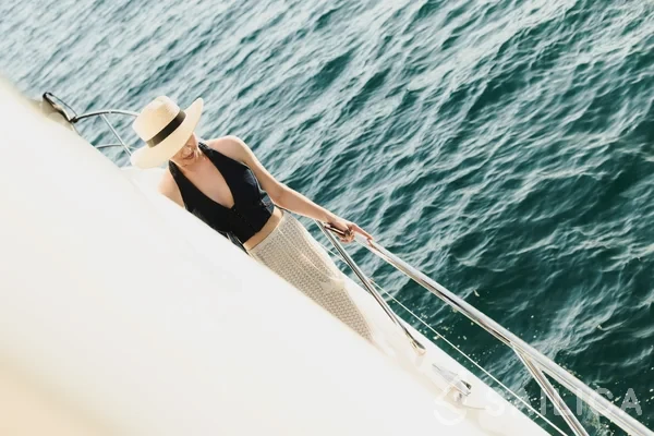 Prestige 590 Fly - Yacht Charter Sailica
