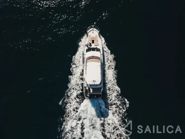 Prestige 590 Fly - Yacht Charter Sailica