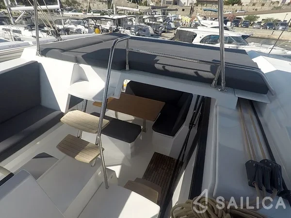 Astréa 42 - Yacht Charter Sailica