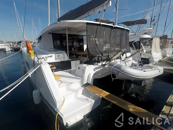 Astréa 42 - Yacht Charter Sailica