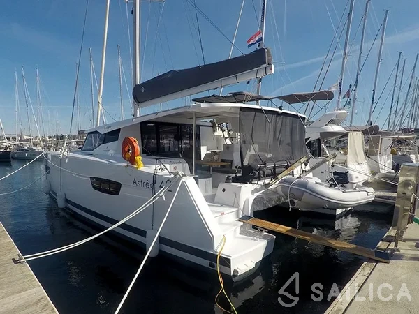 Astréa 42 - Yacht Charter Sailica