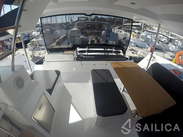 Astréa 42 - Yacht Charter Sailica