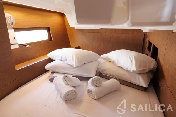 Oceanis 46.1 - Yacht Charter Sailica