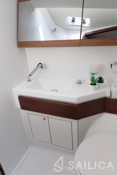 Oceanis 46.1 - Yacht Charter Sailica