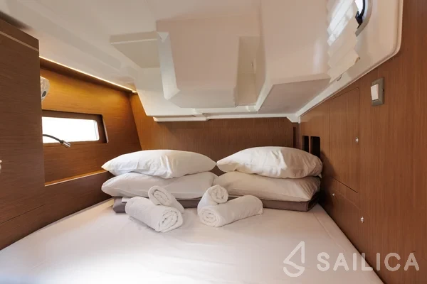 Oceanis 46.1 - Yacht Charter Sailica