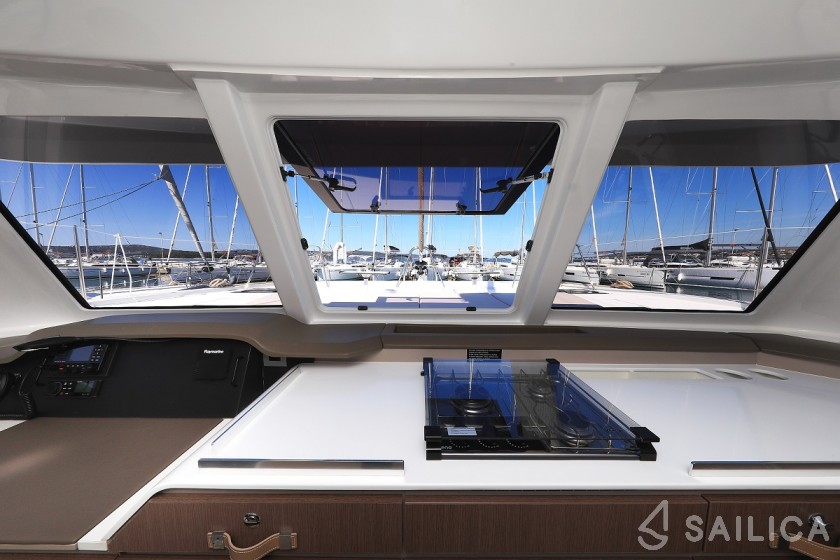 Bali Catspace - Yacht Charter Sailica