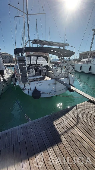 Oceanis 41.1 - Yacht Charter Sailica