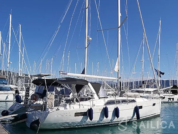 Oceanis 41.1 - Yacht Charter Sailica