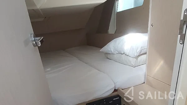 Oceanis 41.1 - Yacht Charter Sailica