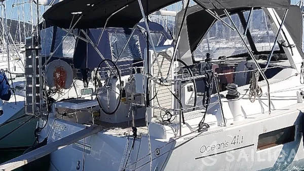 Oceanis 41.1 - Yacht Charter Sailica