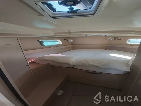 Oceanis 41.1 - Yacht Charter Sailica