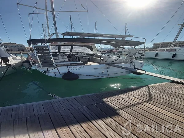 Oceanis 41.1 - Yacht Charter Sailica