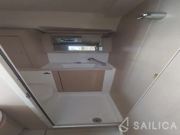 Oceanis 41.1 - Yacht Charter Sailica