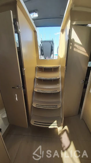 Oceanis 41.1 - Yacht Charter Sailica