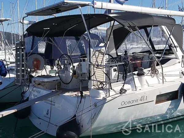 Oceanis 41.1 - Yacht Charter Sailica