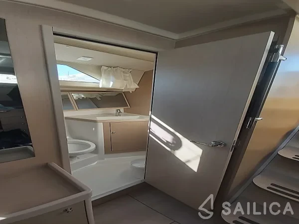 Oceanis 41.1 - Yacht Charter Sailica