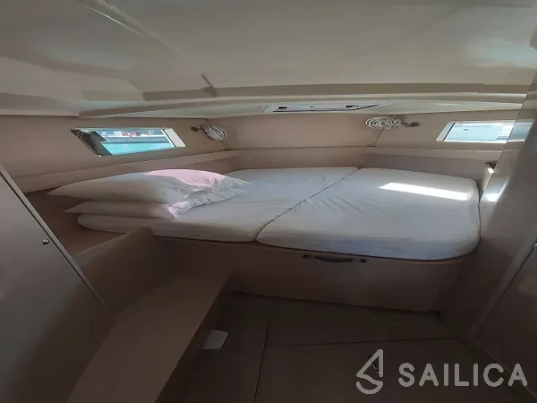 Oceanis 41.1 - Yacht Charter Sailica