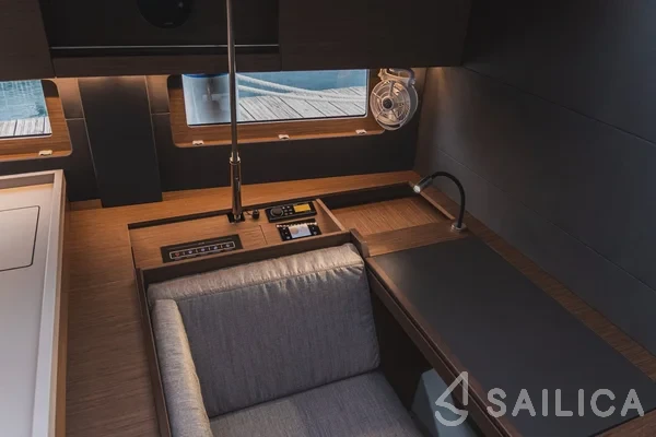 Oceanis 51.1 - Yacht Charter Sailica