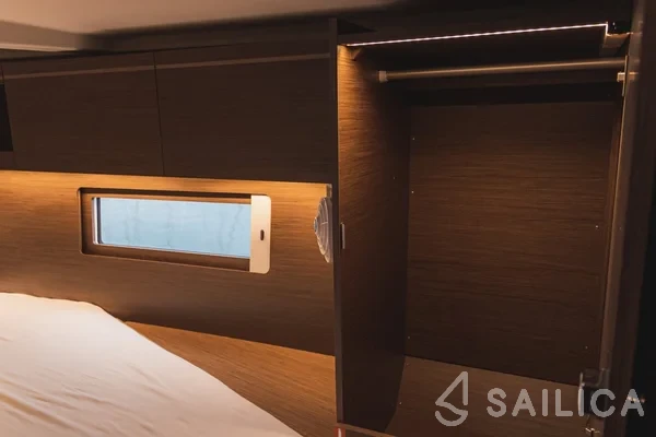 Oceanis 51.1 - Yacht Charter Sailica