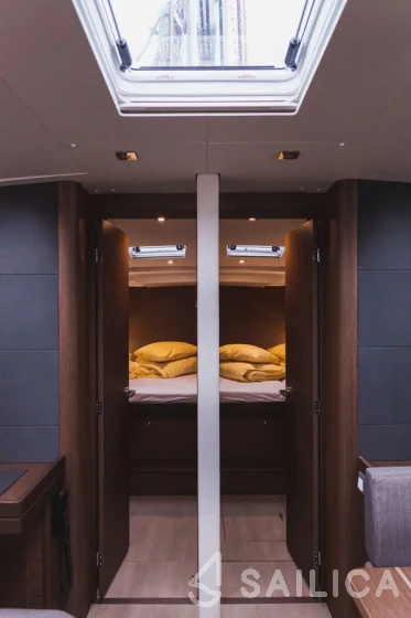 Oceanis 51.1 - Yacht Charter Sailica
