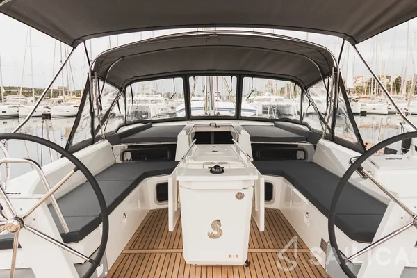 Oceanis 51.1 - Yacht Charter Sailica