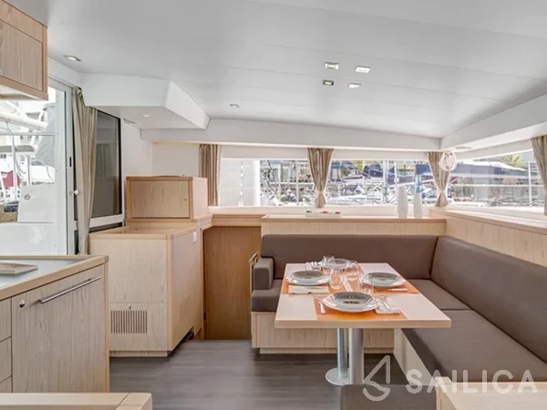 Lagoon 400 - Yacht Charter Sailica