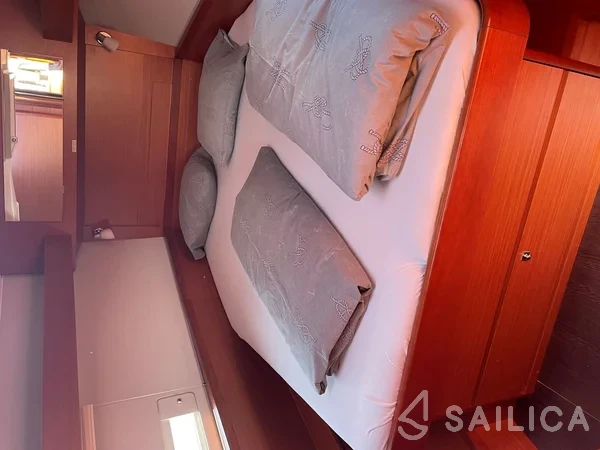 Dufour 430 - Yacht Charter Sailica