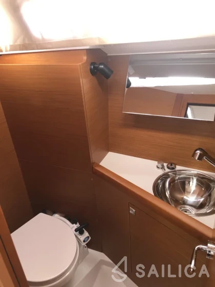 Sun Odyssey 349 - Yacht Charter Sailica