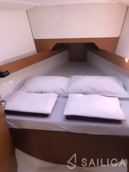 Sun Odyssey 349 - Yacht Charter Sailica