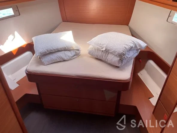 Dufour 460 GL - Yacht Charter Sailica