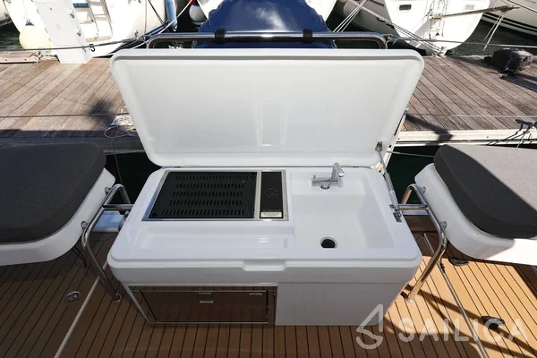 Hanse 588 - Yacht Charter Sailica