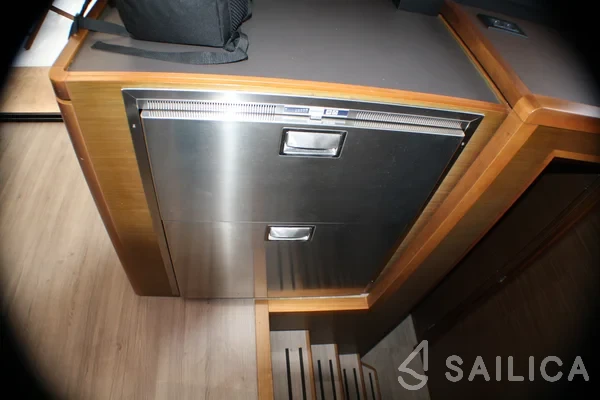 Nautitech 46 Fly - Yacht Charter Sailica