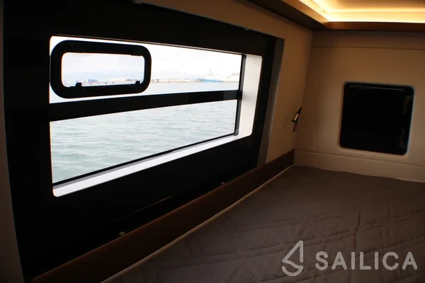 Nautitech 46 Fly - Yacht Charter Sailica