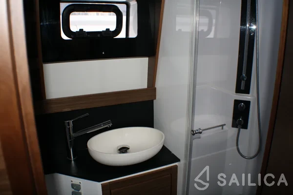 Nautitech 46 Fly - Yacht Charter Sailica